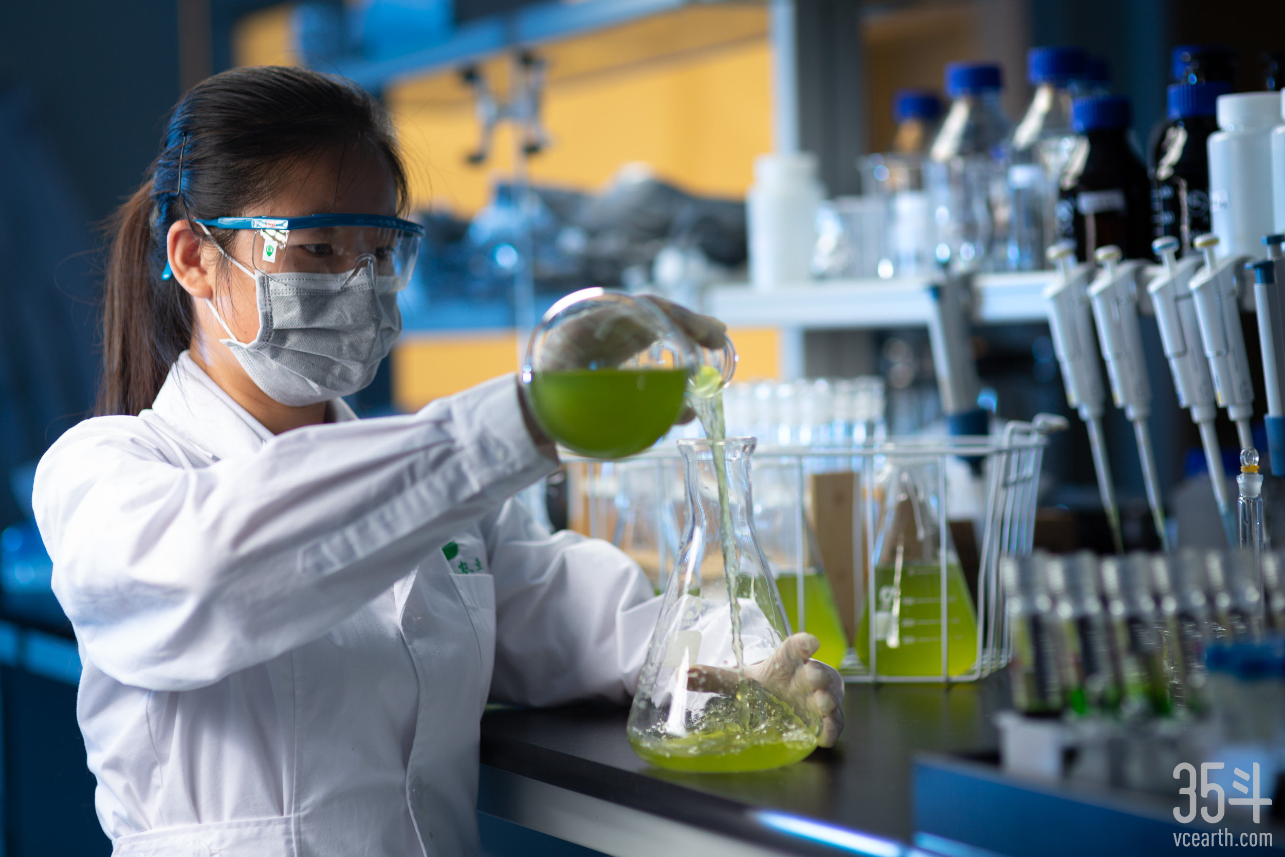 專訪小藻科技 八年深耕微藻育種，以生物技術撬動EPA健康產業，吸金超兩億元